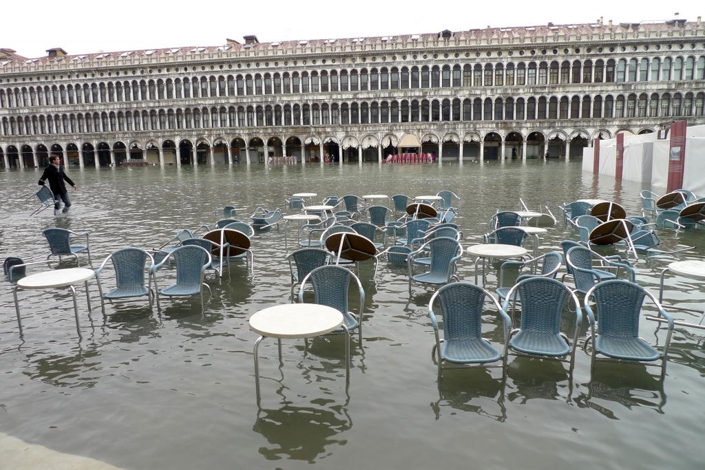 Зато в Acqua Alta можно не только бесплатно