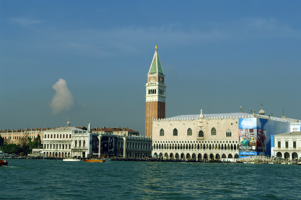 Дворец Дожей. Еще один классический вид Венеции.
