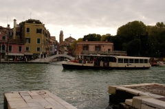 Вапоретто - основной вид транспорта в старой Венеции. В часы пик он может быть очень плотно заполнен пассажирами.