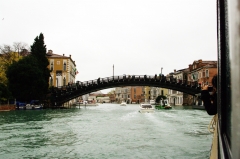 Мост Академии (Ponte dell’Accademia) через Гранд-канал в Венеции.