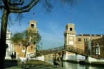 Знаменитый Арсенал Венеции расположен в районе Кастелло